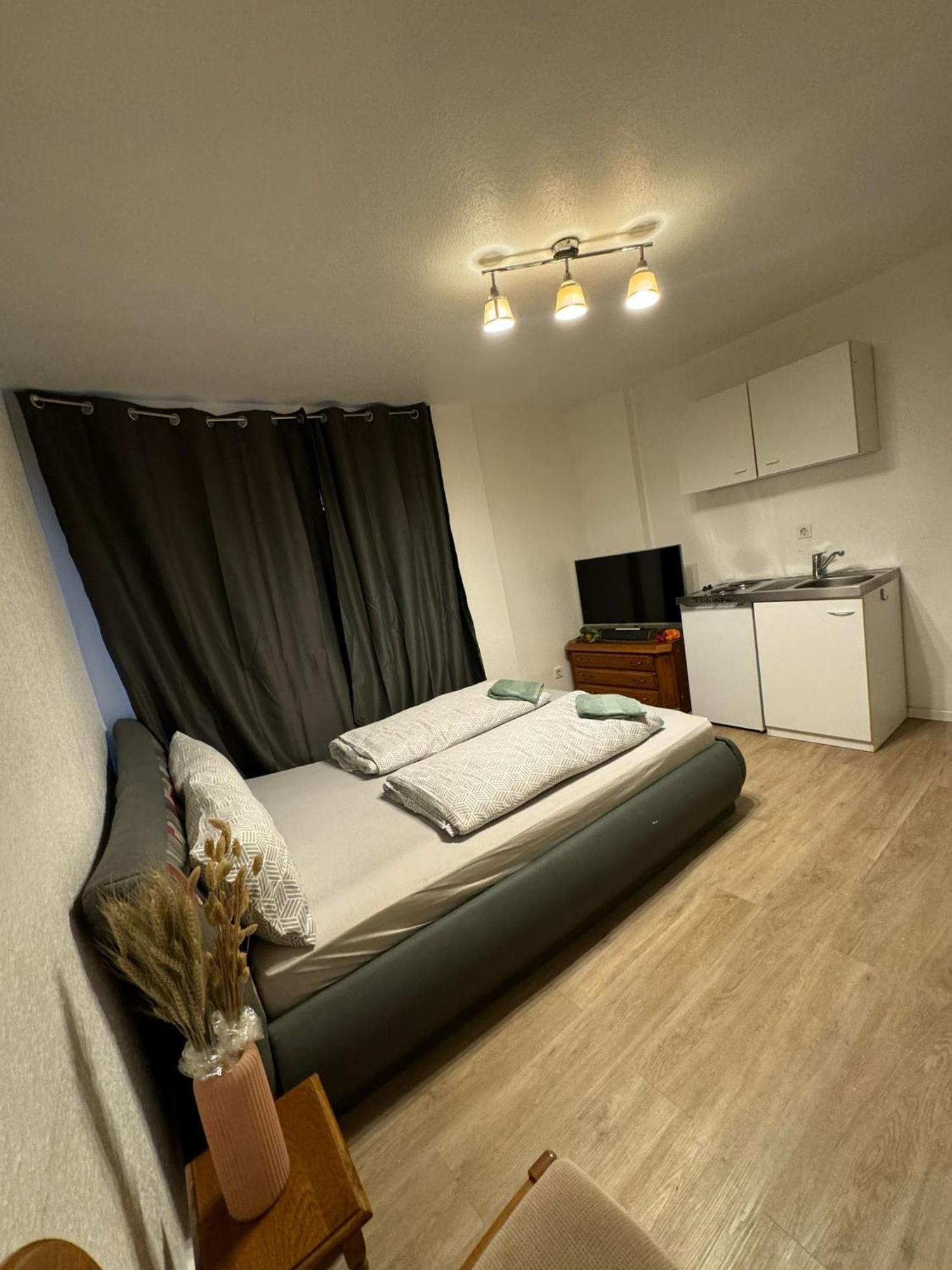 Moebliertes Zimmer Mit Tv, Internet & Kompletter Ausstattung In Bonn-Mehlem Exterior foto